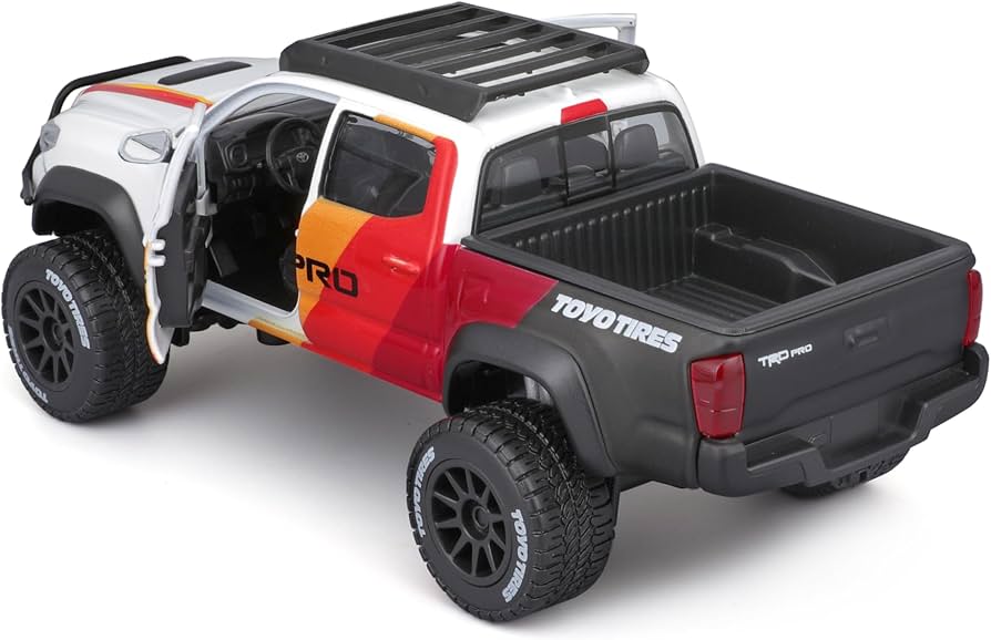 Toyota Tacoma TRD PRO 2023 - 1/27 Maisto Design