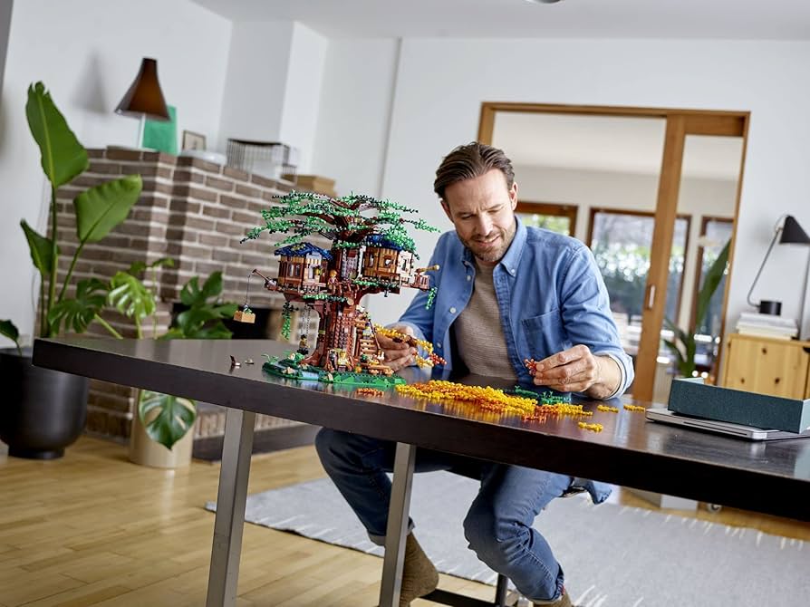 LEGO Ideas 21318 - Tree House (3036 piese)