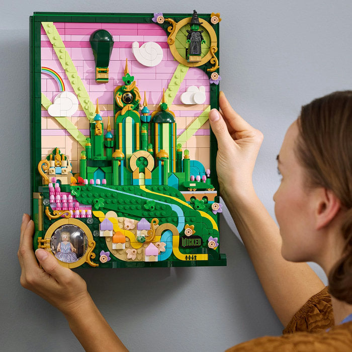 LEGO Wicked 75685 - Tablou Emerald City (1518 piese)