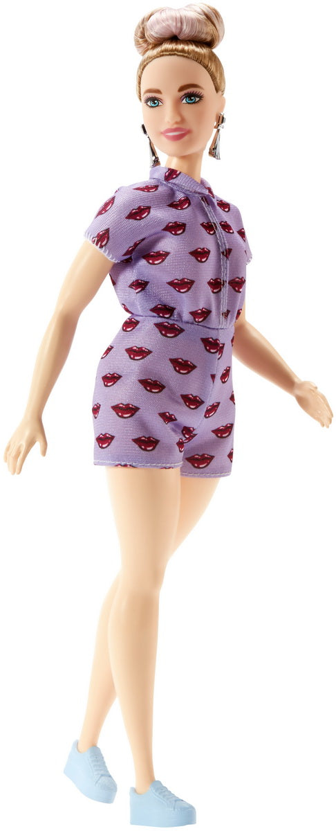 Papusa Barbie Fashionistas in tinuta lejera si cu coc ( rochita cu buze )