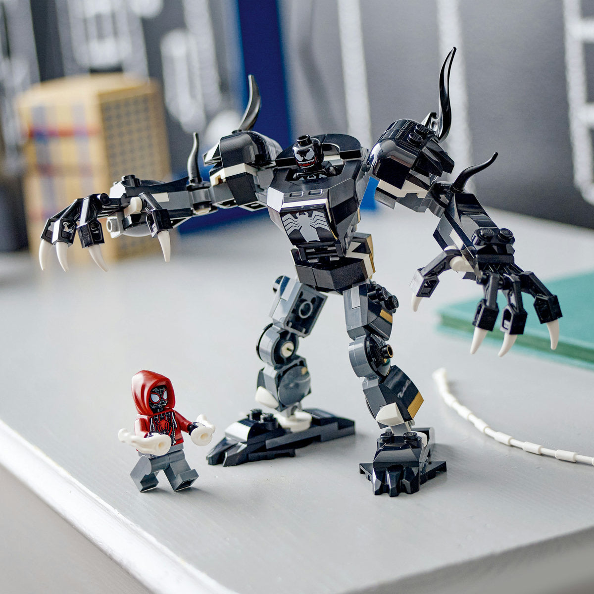 LEGO Marvel 76276 - Armura de robot a lui Venom vs Miles Morales (134 piese)