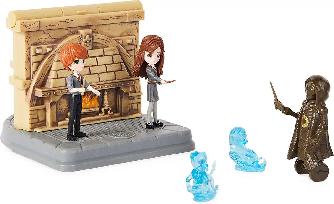 Set de joaca Harry Potter - Magical Minis, Ron Weasley si Hermione Granger in Camera Necesitatii
