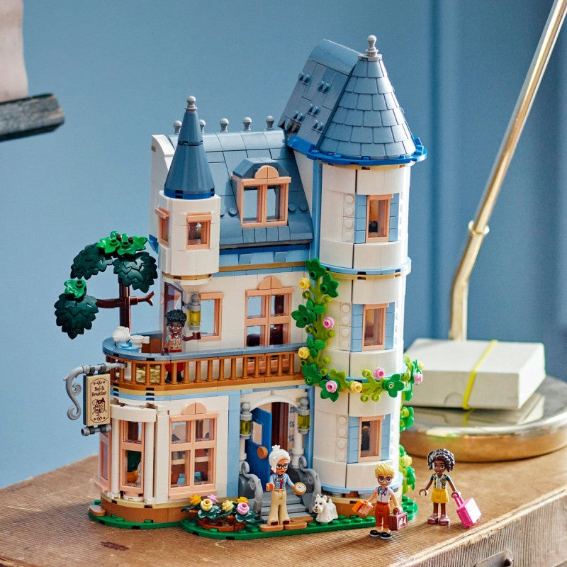 LEGO Friends 42638 - Castelul-pensiune (1311 piese)