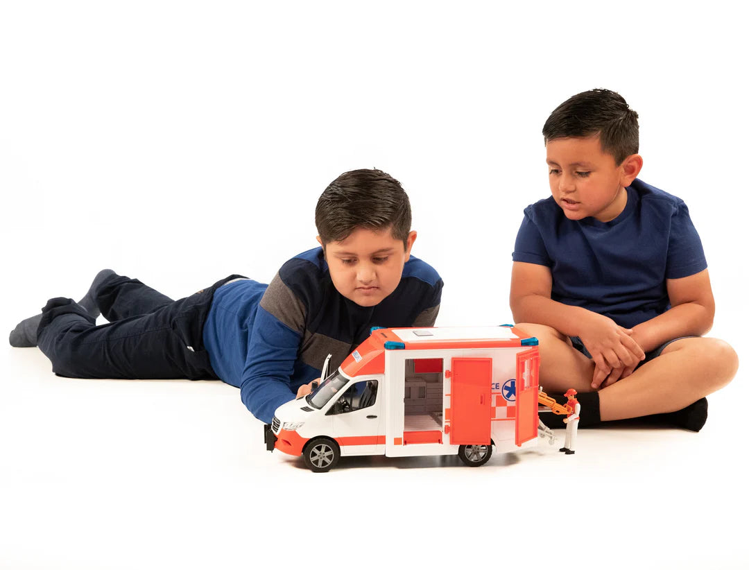 BRUDER 02676 - Ambulanta Mercedes Benz Sprinter cu paramedic