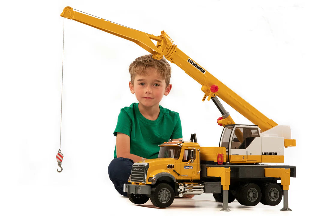 BRUDER 02818 - Macara Mack Liebherr