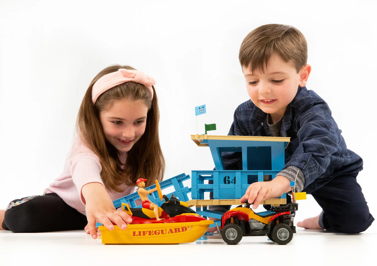 BRUDER 62780 - Foișor serviciu salvamari, cu ATV, jet ski și salvamar