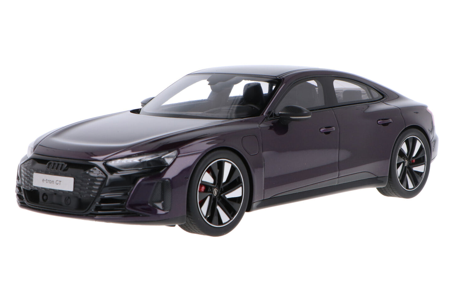 AUDI RS E-Tron GT merlin purple - 1/18 GT-Spirit