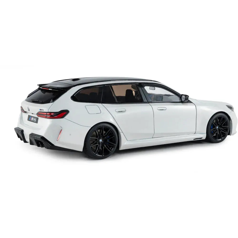 BMW M5 Touring 2025 alb - 1/18 Solido