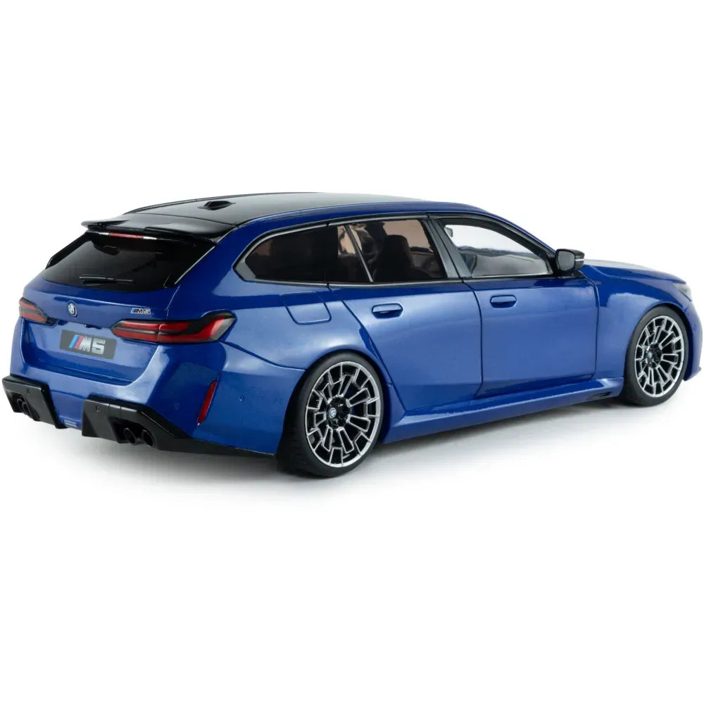 BMW M5 Touring 2025 albastru - 1/18 Solido