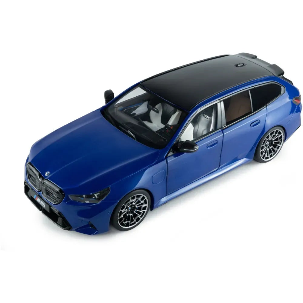 BMW M5 Touring 2025 albastru - 1/18 Solido