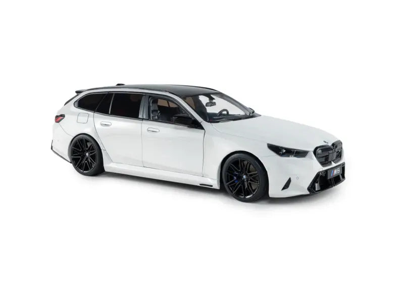 BMW M5 Touring 2025 alb - 1/18 Solido