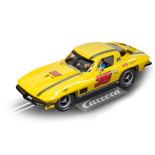 Chevrolet Corvette Sting Ray No.35 cu pilot si vitrina plexiglass pentru pista Carrera - 1/32 Carrera Evolution