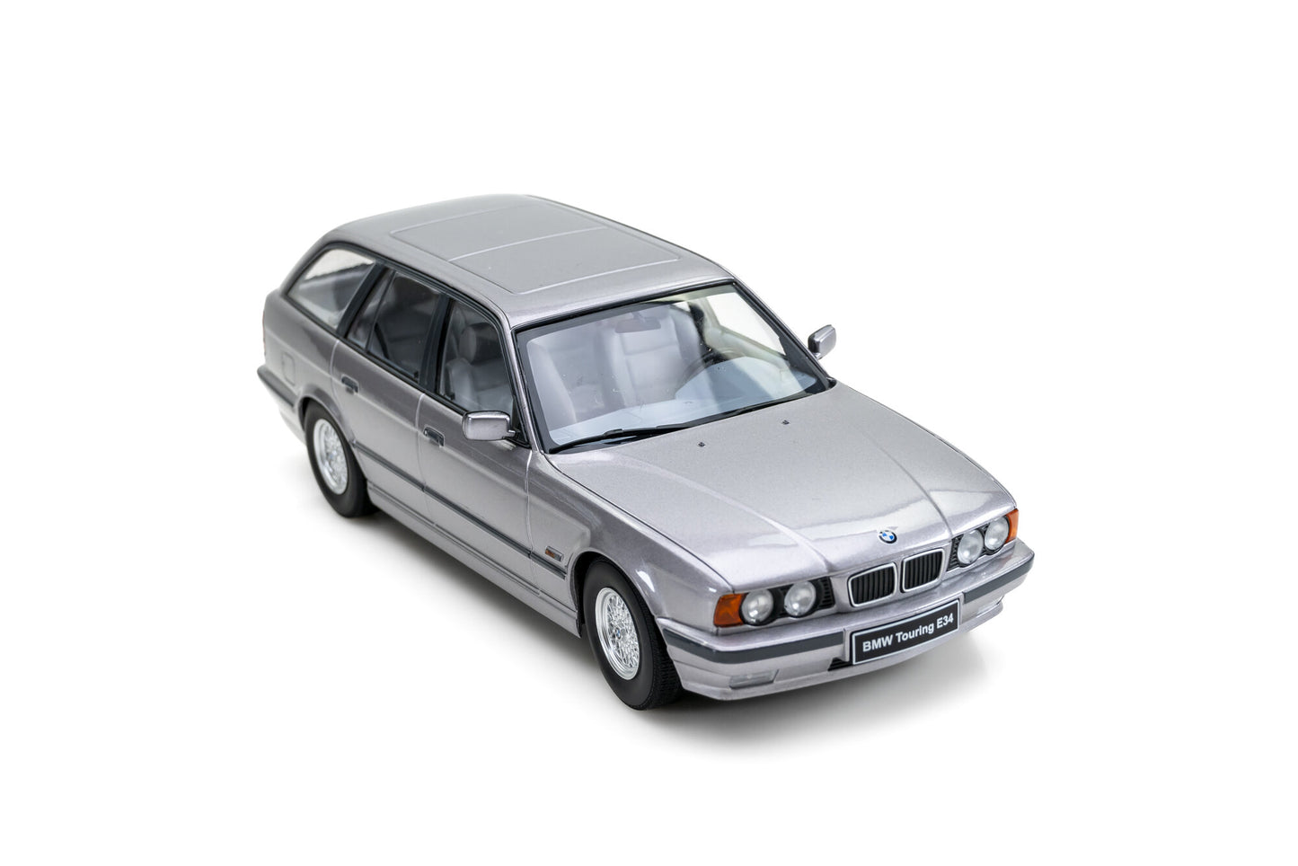 BMW  Seria 5 Touring E34 argintiu - 1/18 Triple9