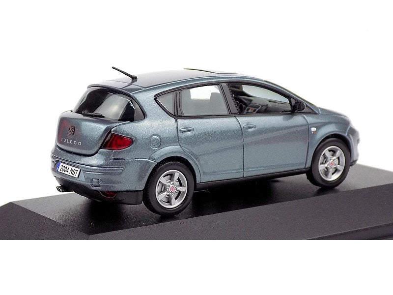 Seat Toledo cu vitrina plexiglass - 1/43 Dealer Edition