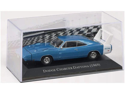Dodge Charger Daytona 1969 albastru/alb cu vitrina plexiglass - 1/43 Altaya