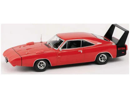 Dodge Charger Daytona 1969 rosu/negru cu vitrina plexiglass - 1/43 Altaya