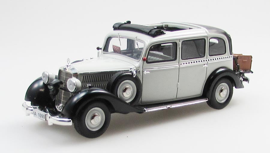 Mercedes-Benz 260D Pullman Landaulet 1936 gri/negru - 1/18 Triple9
