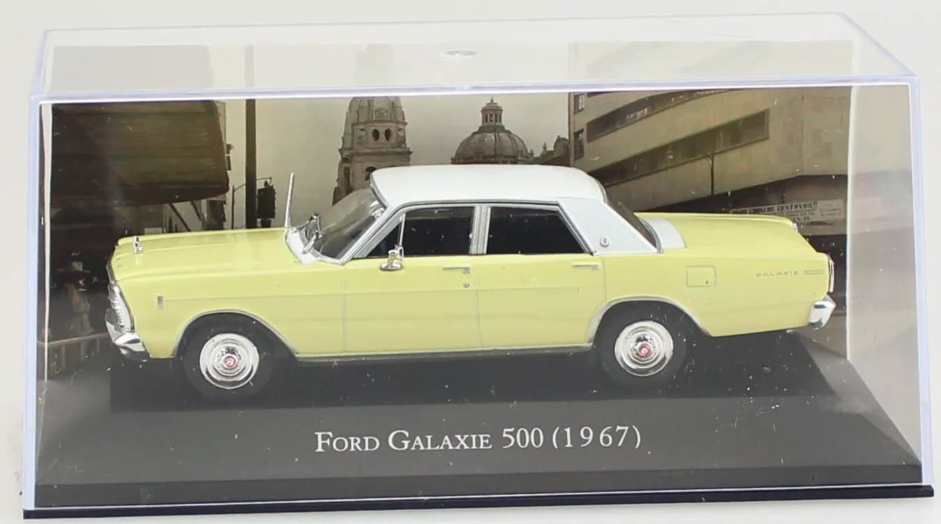 Ford Galaxie 500 1967 cu vitrina plexiglass - 1/43 Altaya