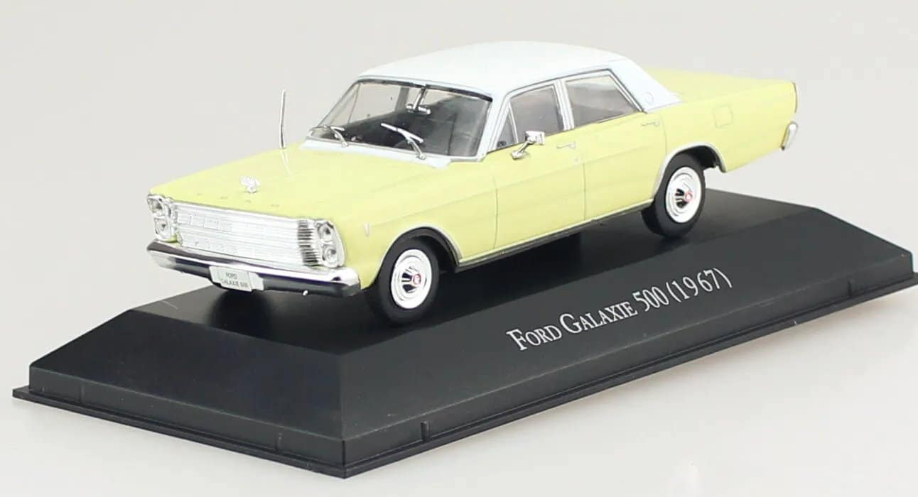 Ford Galaxie 500 1967 cu vitrina plexiglass - 1/43 Altaya