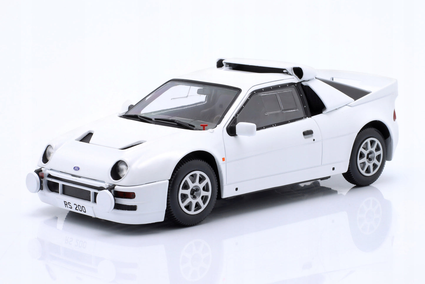Ford RS 200 alb - 1/24 Whitebox