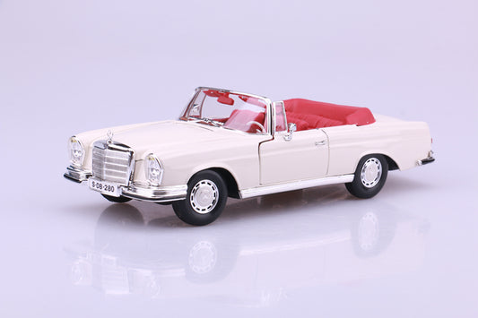 Mercedes-Benz 280SE (1967) - 1/18 Maisto