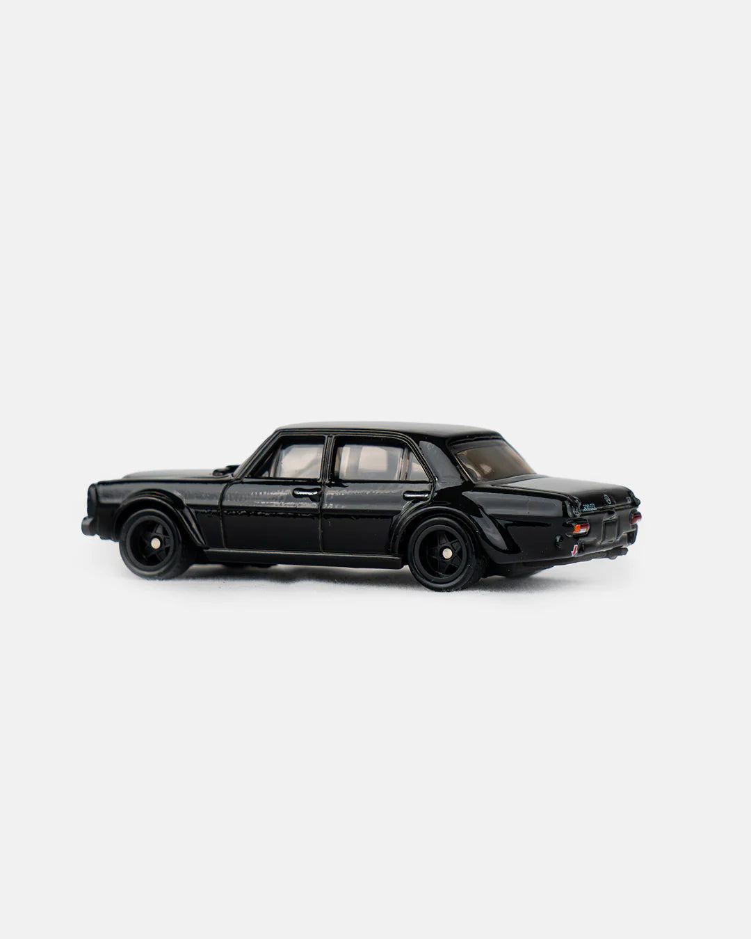 Masinuta Mercedes-Benz 300 SEL 6.8 AMG - 1/64 Hot Wheels Premium
