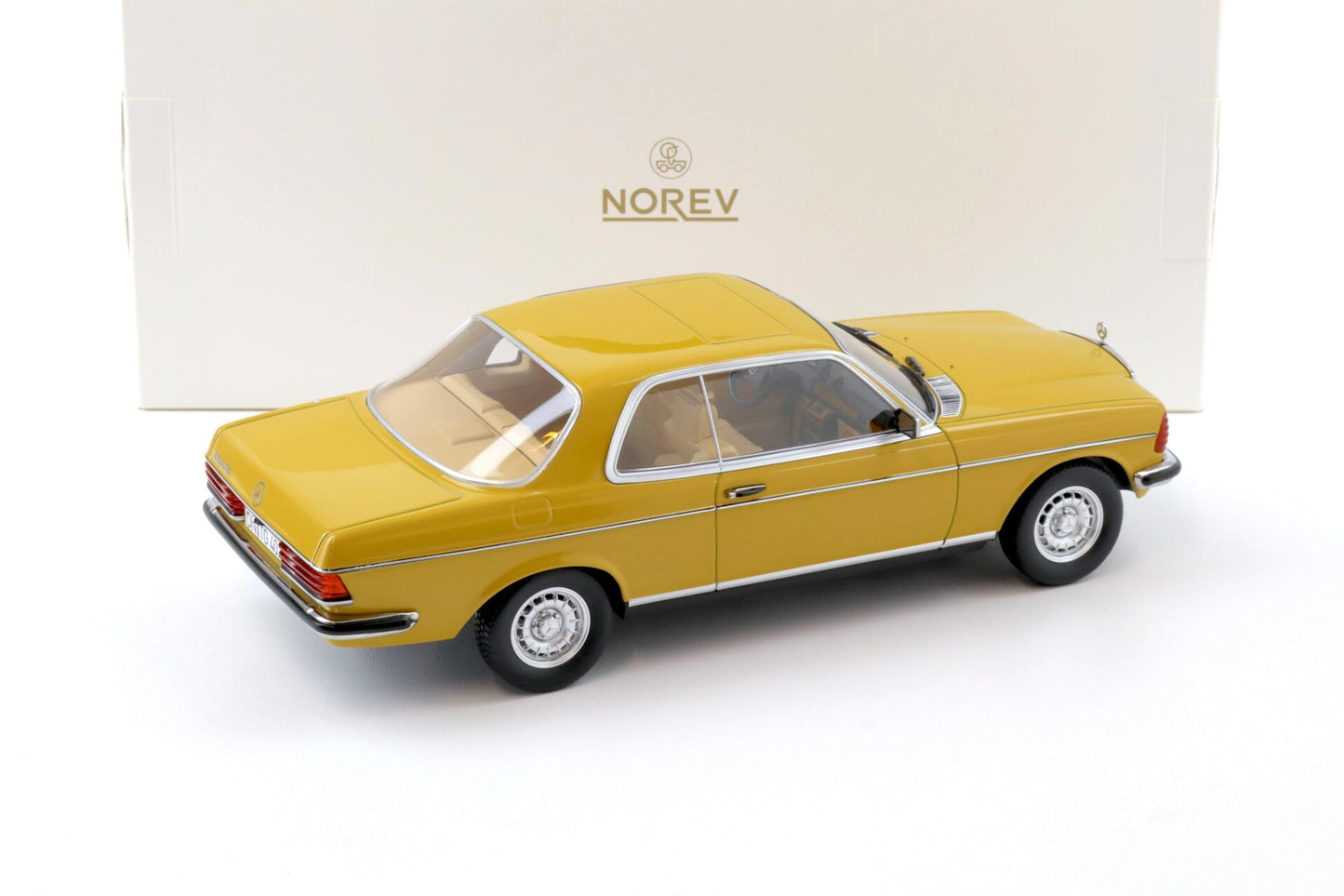 Mercedes-Benz 280 CE 1980 sahara yellow - 1/18 Norev