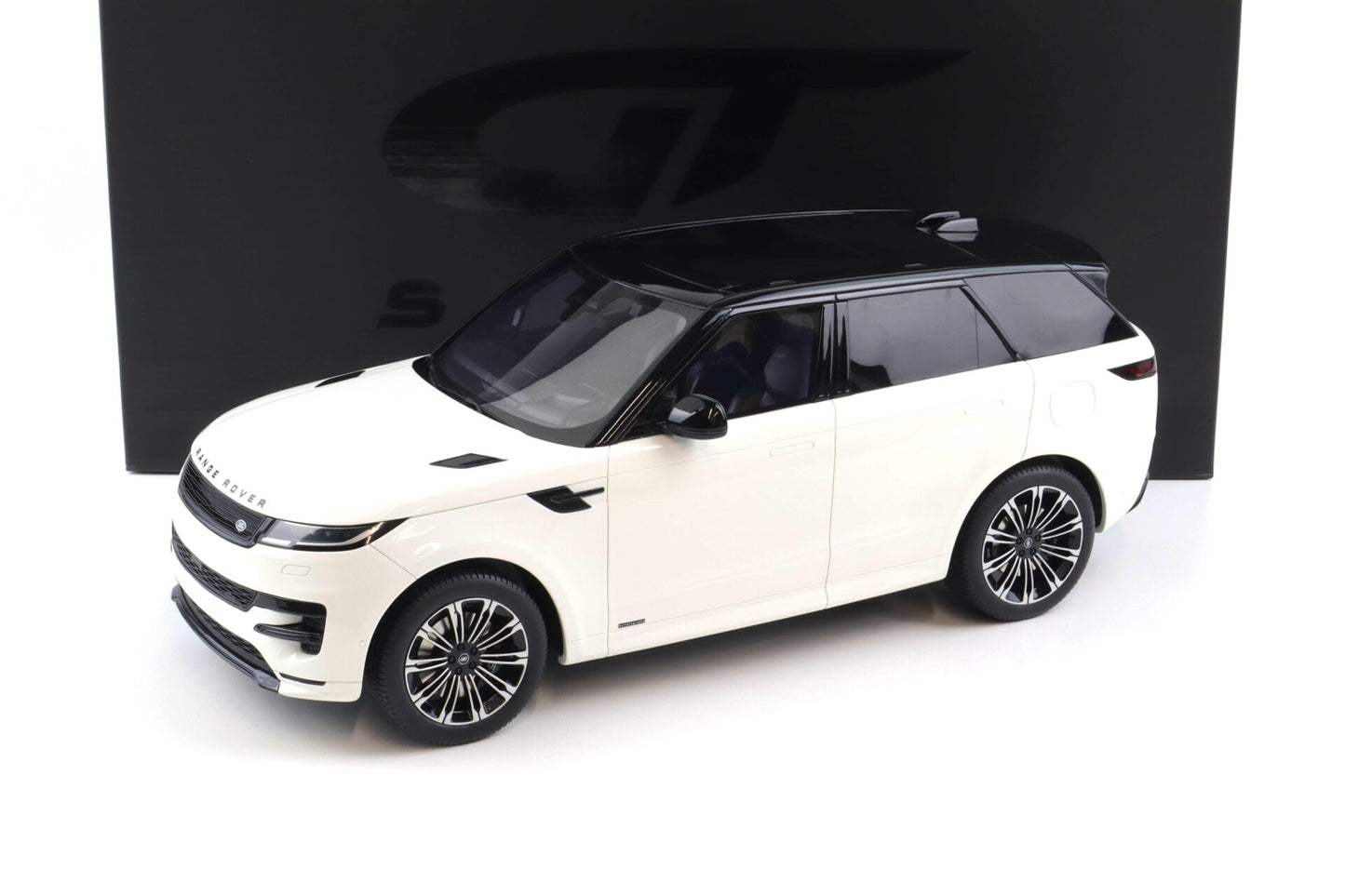 Land Rover Sport P510E year 2023 Fuji white - 1/12 GT-Spirit