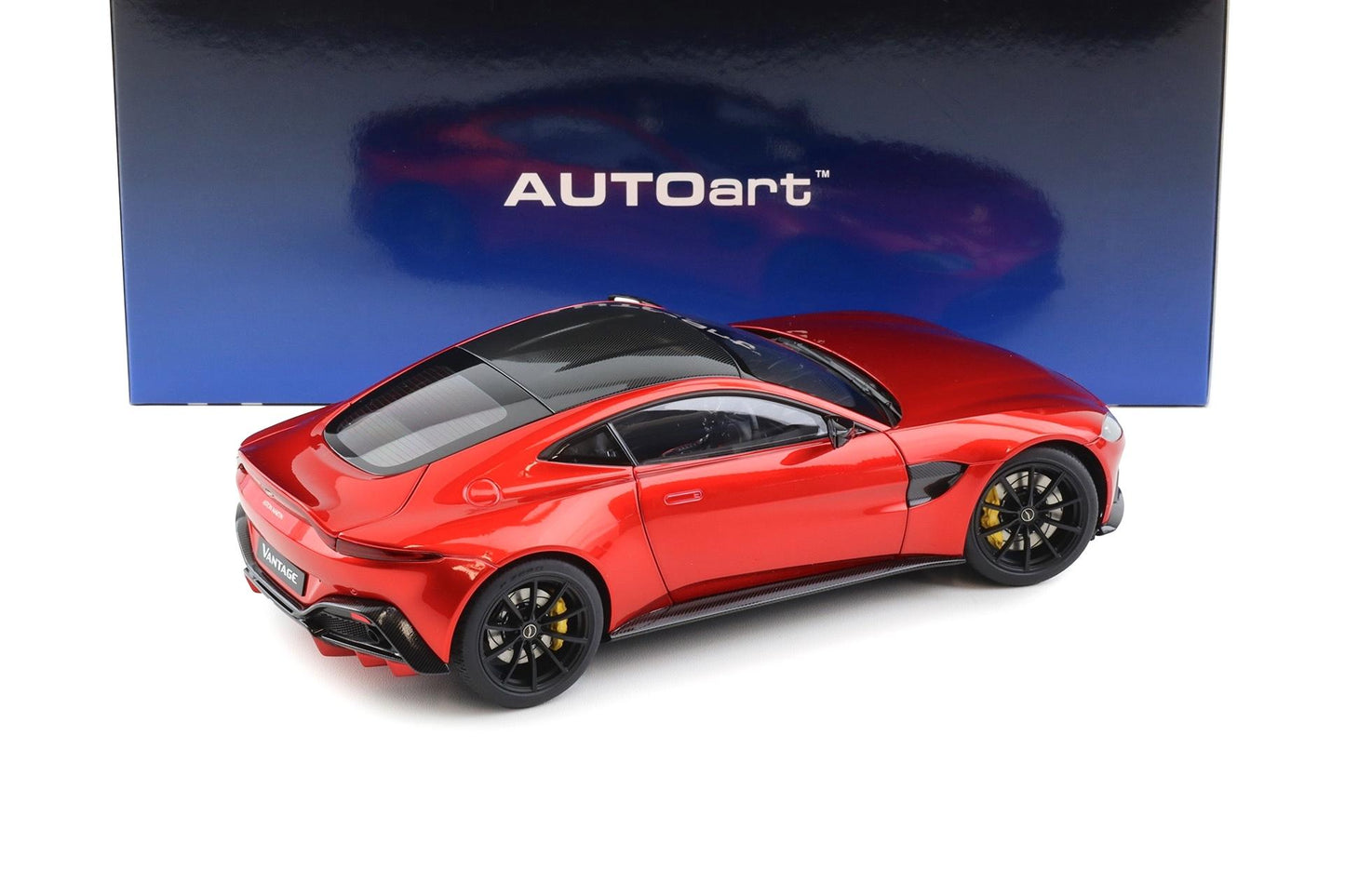 Aston Martin Vantage 2019 hyper red - 1/18 Autoart