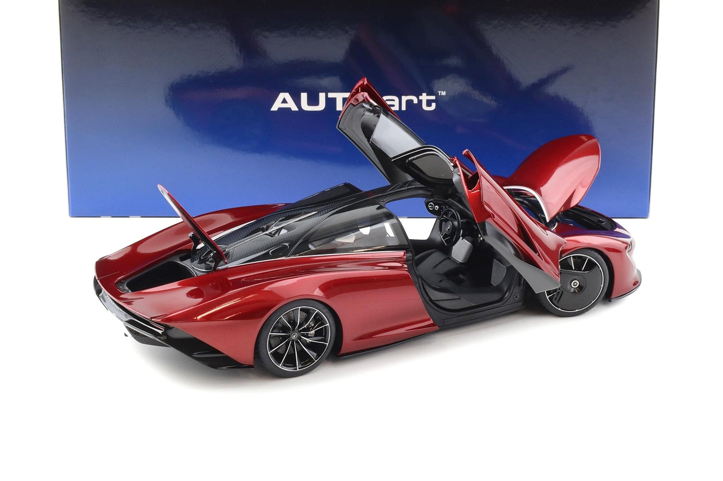 Mclaren Speedtail volcano red - 1/18 Autoart