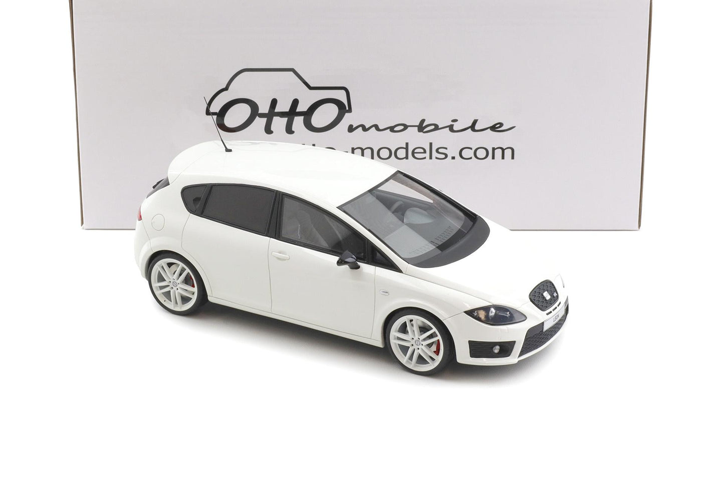 Seat Leon Cupra MK2 alb - 1/18 Otto Mobile