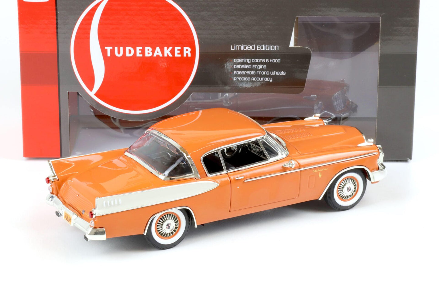 Studebaker Golden Hawk 1957 - 1/18 AutoWorld
