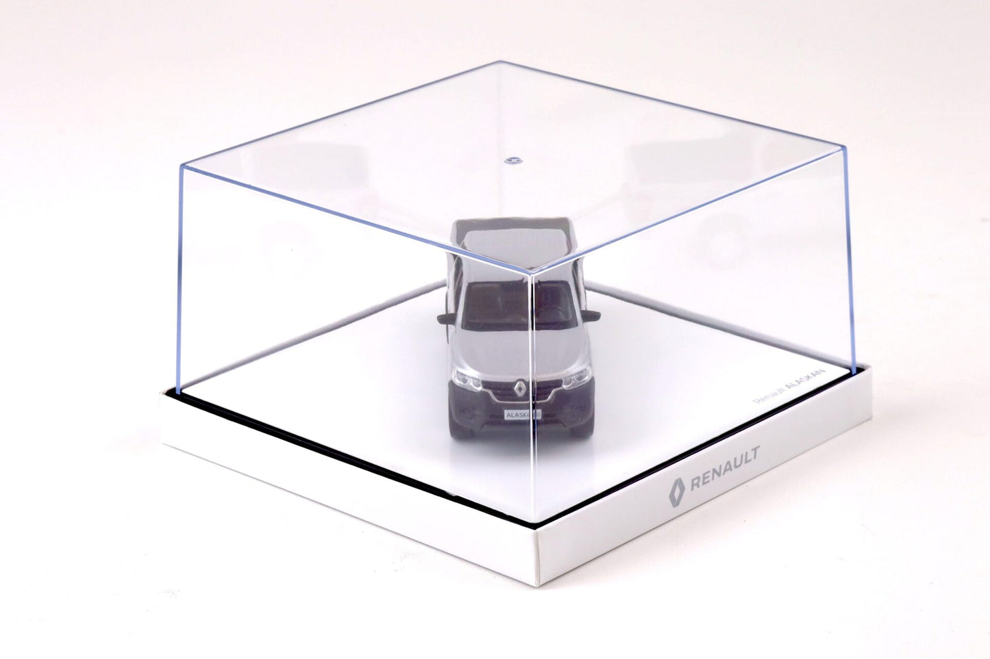 Renault Alaskan cu vitrina plexiglass - 1/43 Norev
