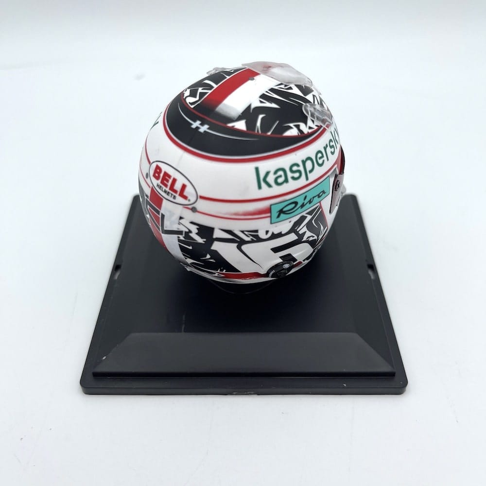 Casca Charles Leclerc #16 Scuderia Ferrari SF21 formula 1 2021 cu vitrina plexiglass - 1/5 Spark