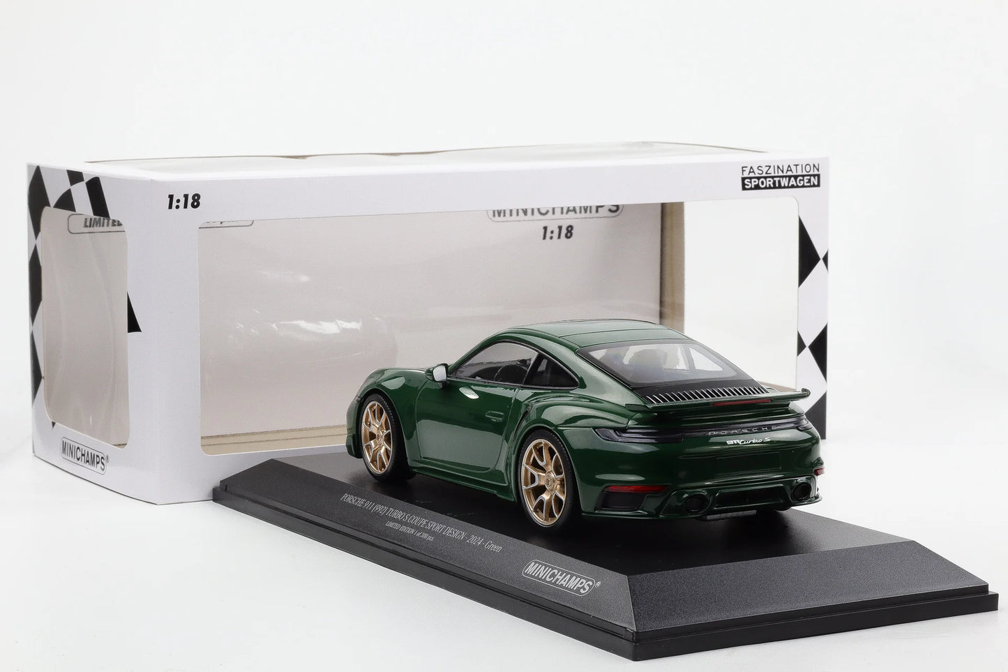 Porsche 911 992 Turbo S Coupe Sport Design 2024 verde  cu roti aurii 1/300 pcs - 1/18 Minichamps