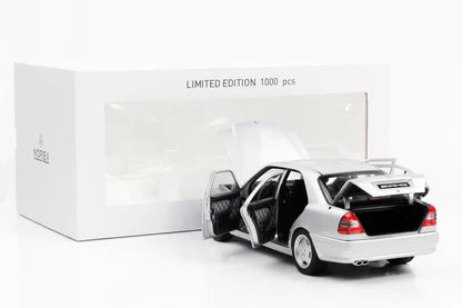Mercedes-Benz C36 AMG 1993 argintiu - 1/18 Norev