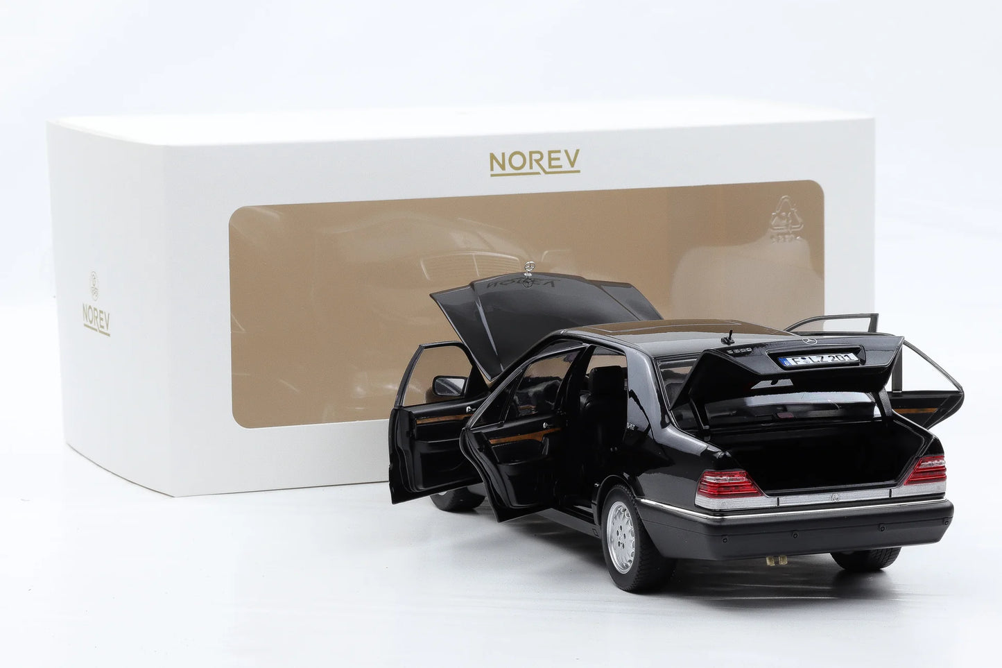 Mercedes-Benz S600 1997 obsidian black metallic - 1/18 Norev