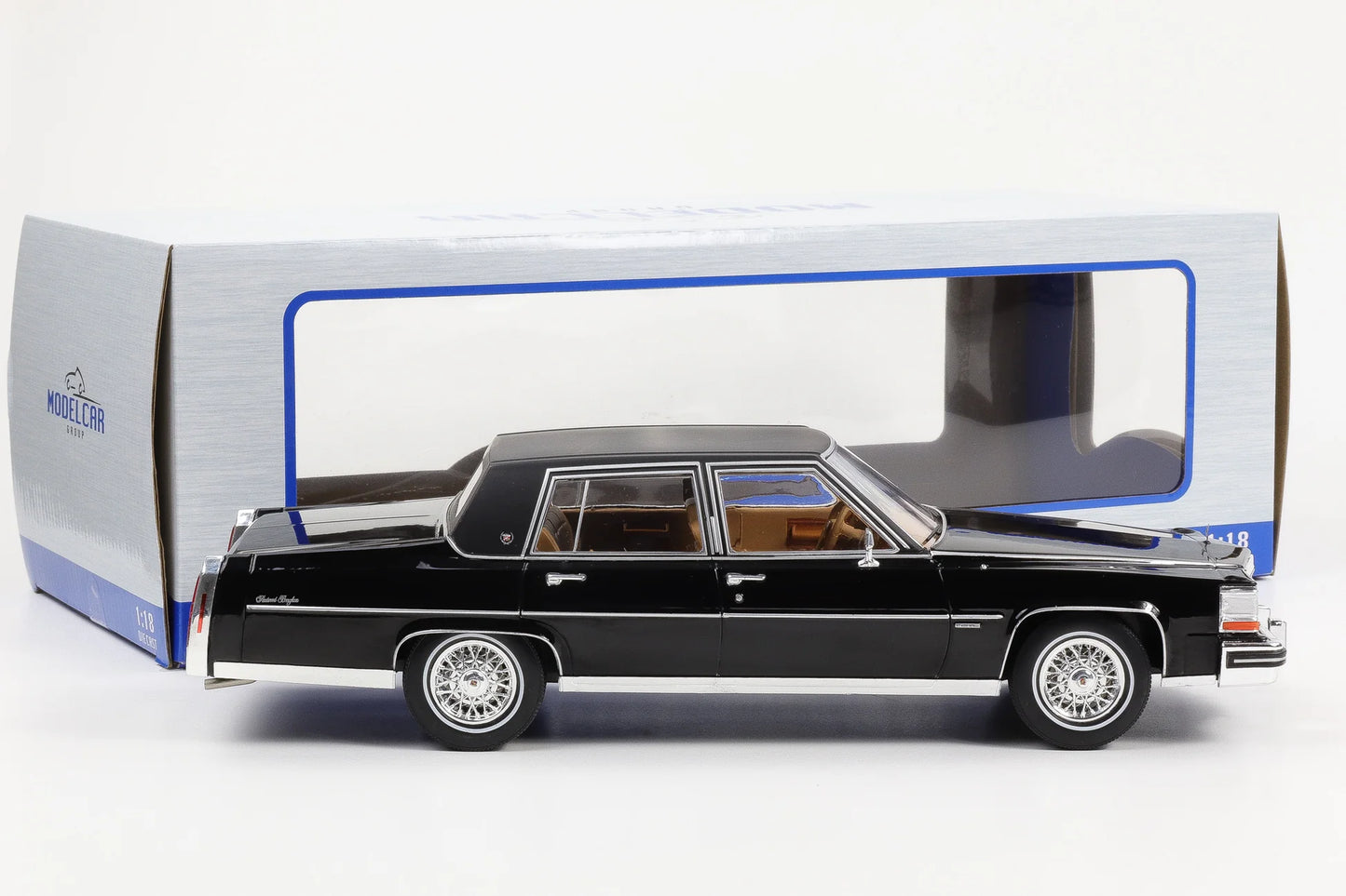 Cadillac Fleetwood Brougham negru - 1/18 Model Car Group