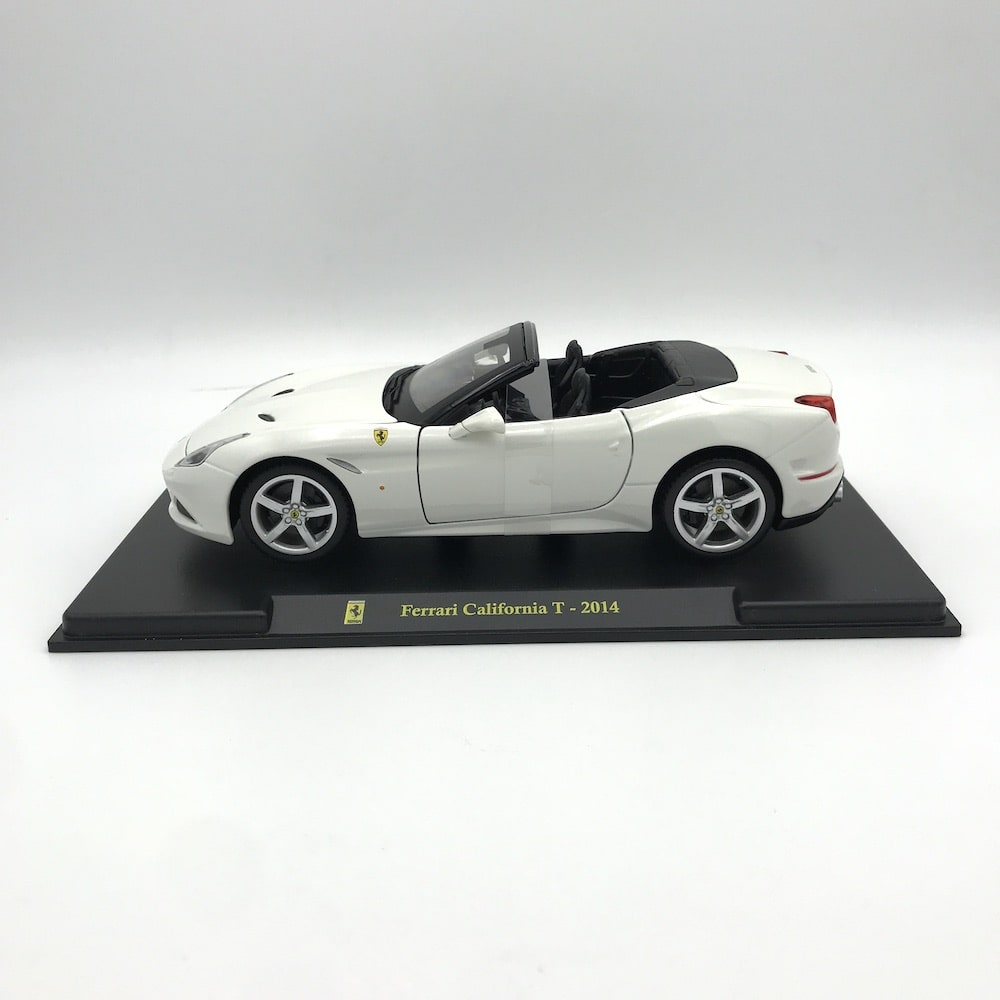 Ferrari California T 2014 Alb cu vitrina plexiglass - 1/24 Bburago