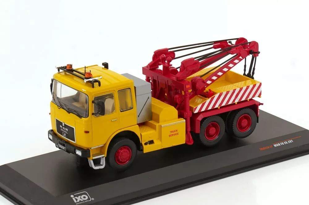 Camion MAN F8 26.281 galben/rosu cu vitrina plexiglass - 1/43 Ixo Modelcars