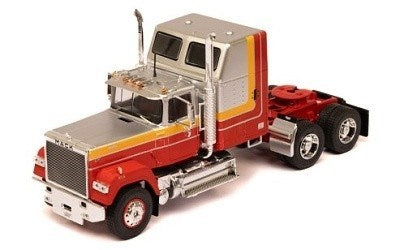 Camion Cap Tractor Mack Superliner Magnum 1985 cu vitrina plexiglass - 1/43 Ixo Modelcars
