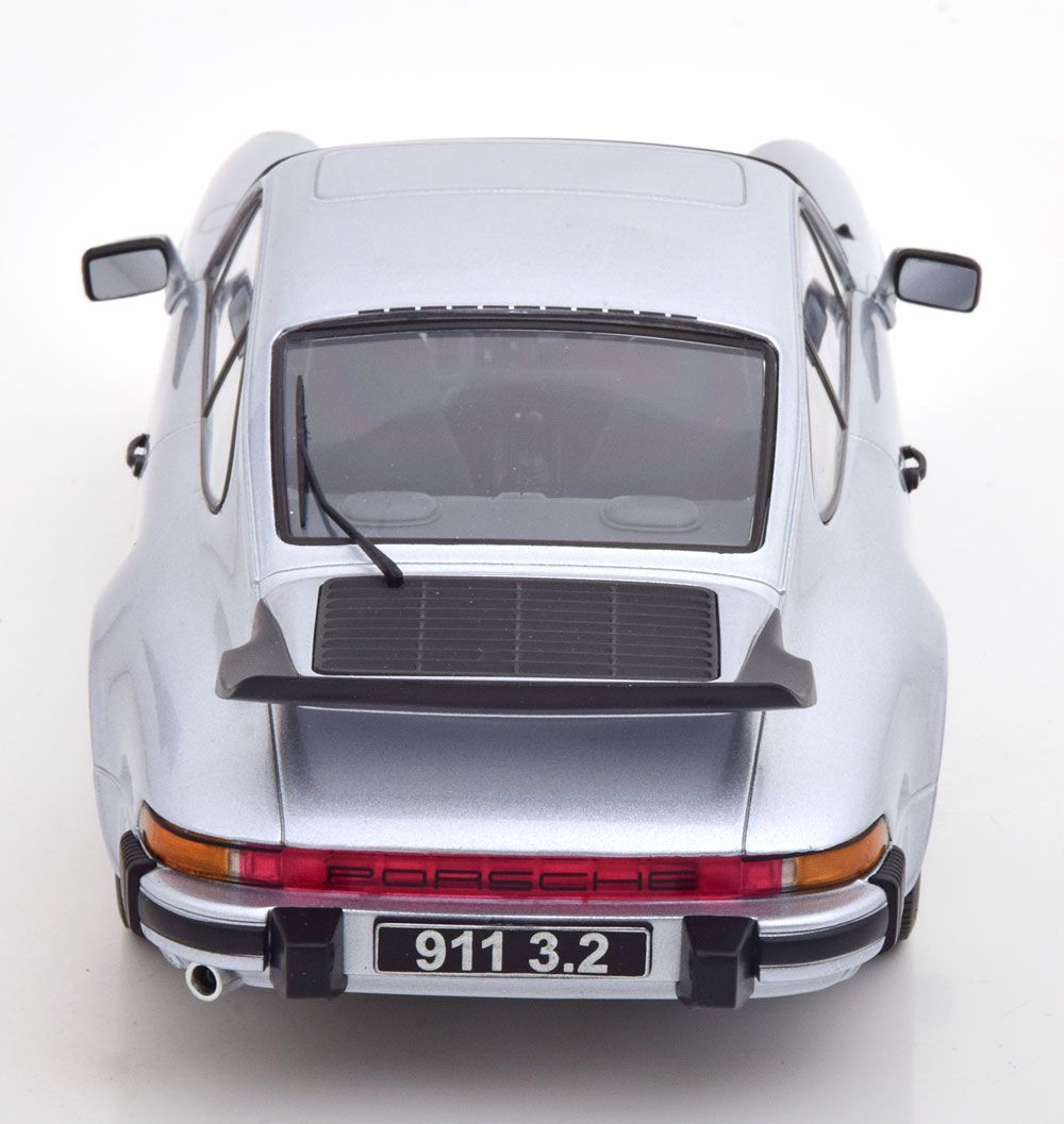Porsche 911 Carrera Coupe 3.2 1988 250.000 gri - 1/18 KK-Scale