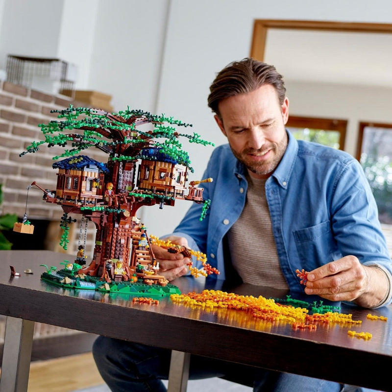 LEGO Ideas 21318 - Tree House (3036 piese)