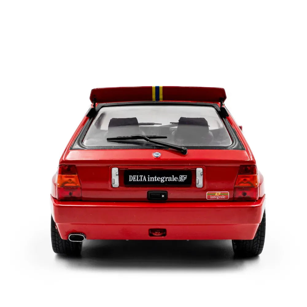 Lancia Delta HF Integrale rosie - 1/18 Solido