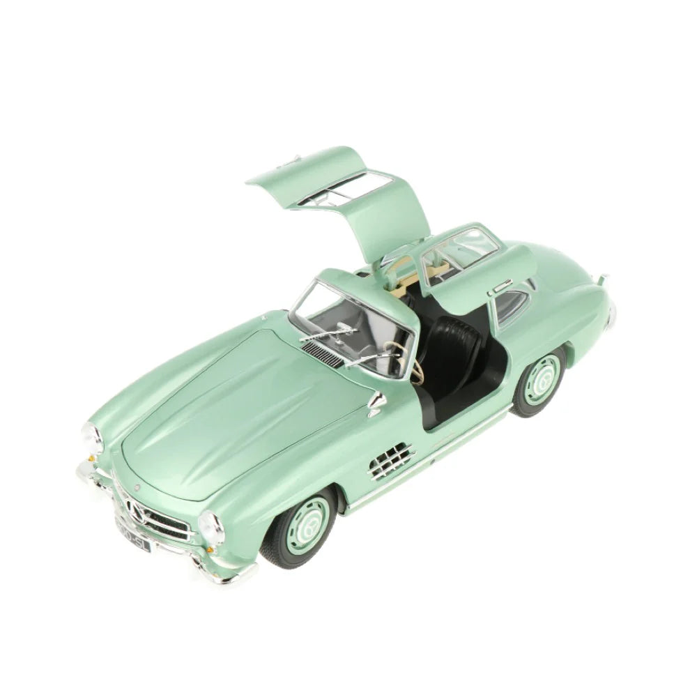 Mercedes-Benz 300 SL Coupe 1955 light green metallic 1/390pcs - 1/18 Minichamps