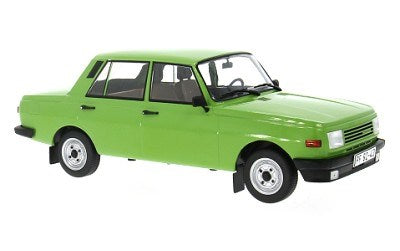 Wartburg 353 verde - 1/18 Model Car Group