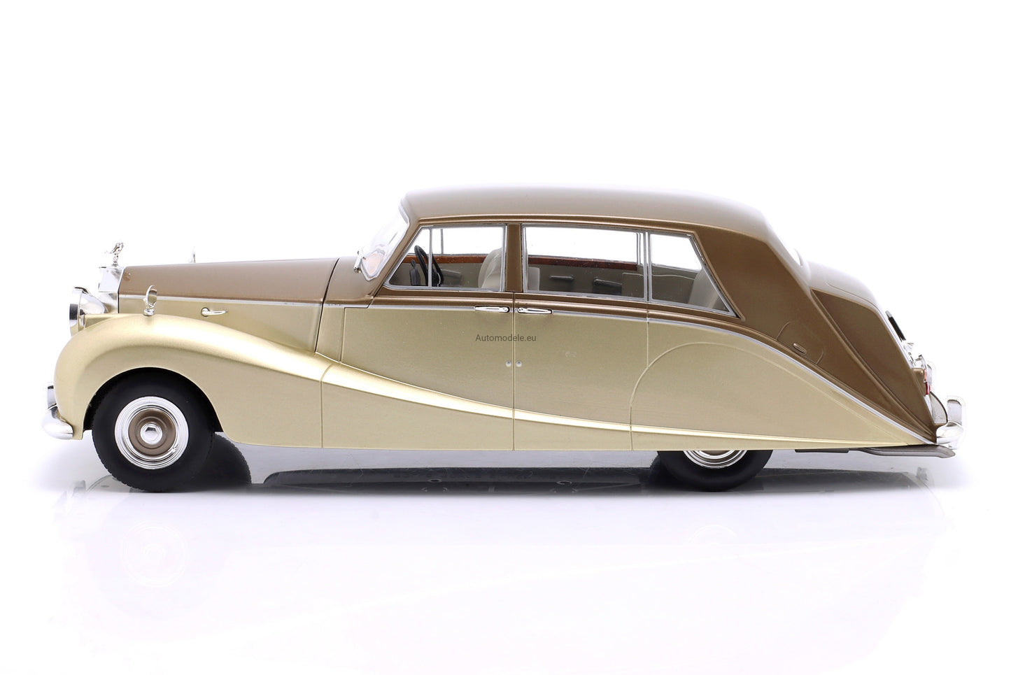 Rolls-Royce silver Wraith Empress by Hooper maro/bej - 1/18 Model Car Group