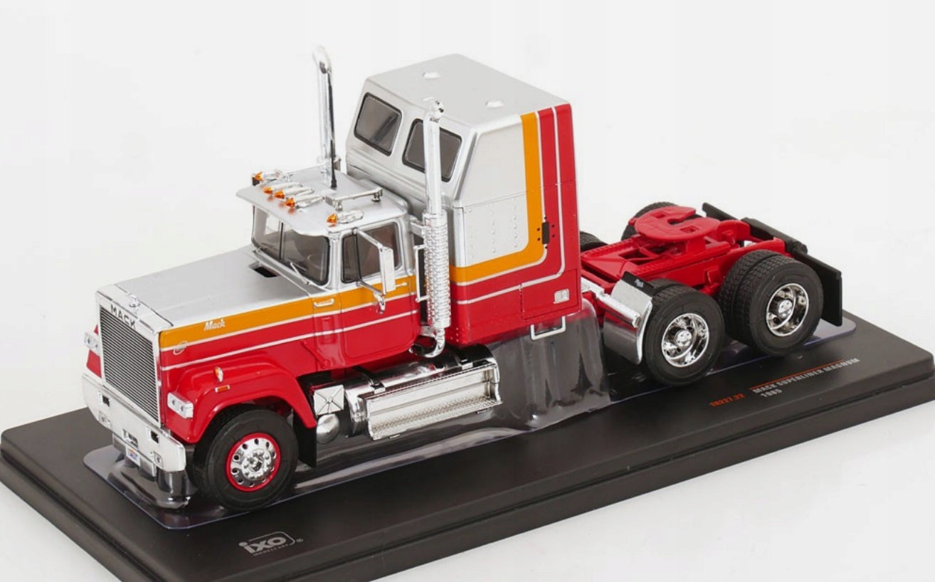 Camion Cap Tractor Mack Superliner Magnum 1985 cu vitrina plexiglass - 1/43 Ixo Modelcars