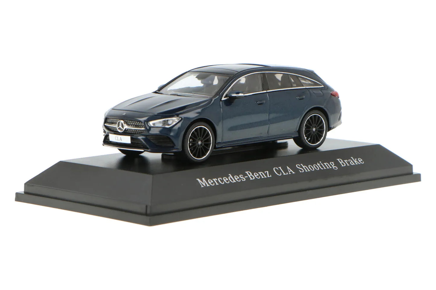 Mercedes-Benz CLA Shooting Brake cu vitrina plexiglass - 1/43 Minimax