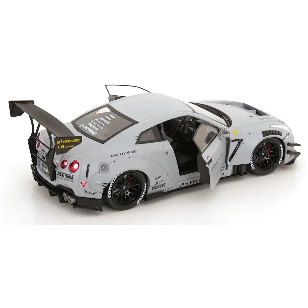 Nissan GT-R R35 LBWK Bodykit type 2.0 cu figurina - 1/18 Solido